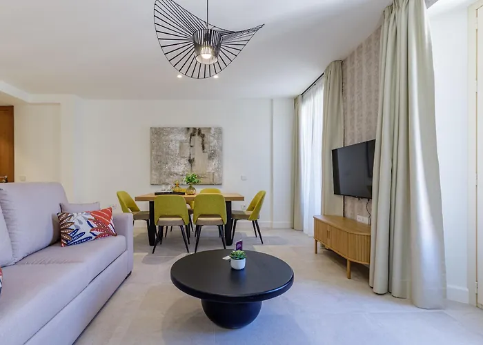 Plaza Del Siglo Suites & Boutique Apartments By Caleta Homes